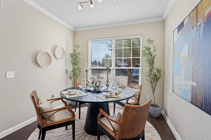The Pointe at Victoria - Dining Area