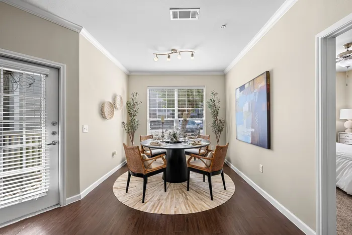 The Pointe at Victoria - Dining Area