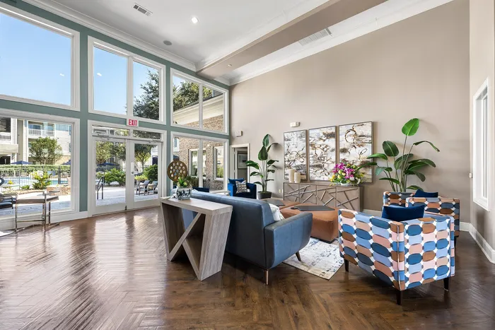 The Pointe at Victoria - Stylish Lounge