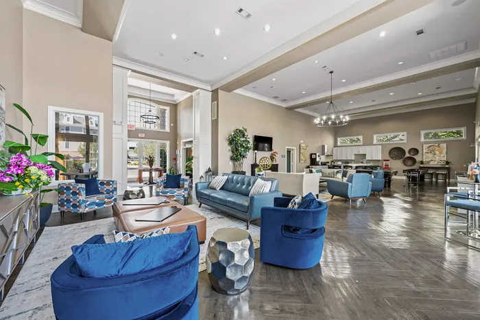 The Pointe at Victoria - Elegant Lounge Area