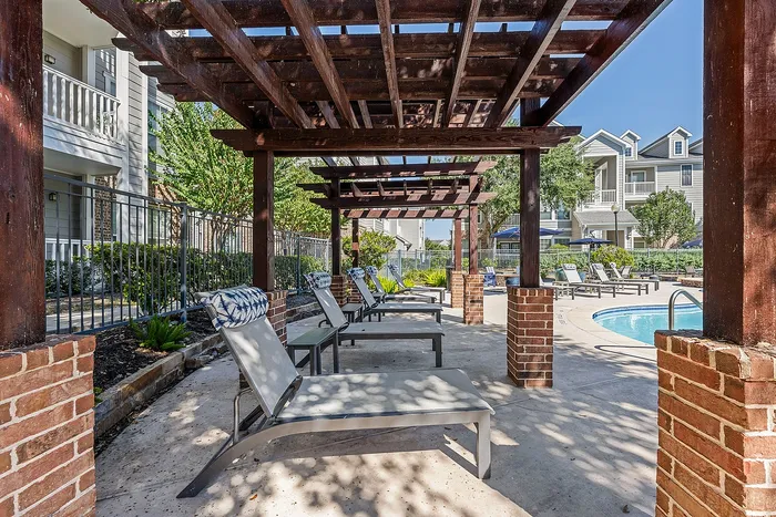 The Pointe at Victoria - Poolside Lounge Area