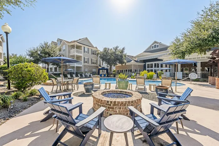 The Pointe at Victoria - Poolside Fire Pit
