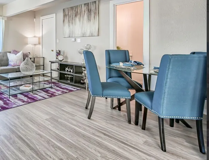Woodside Flats - Dining Area