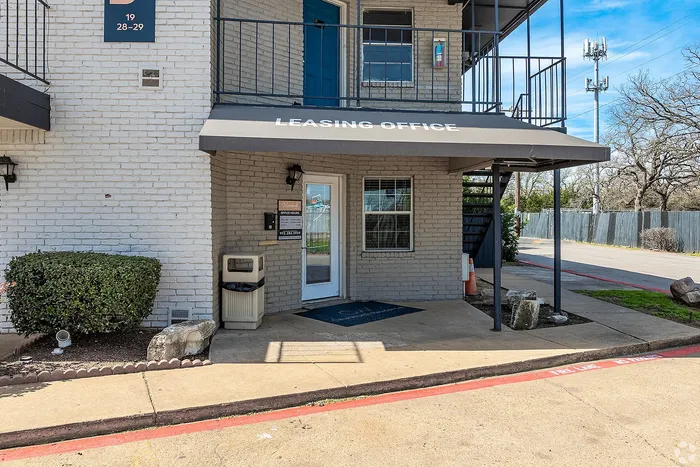 Woodside Flats - Leasing Office