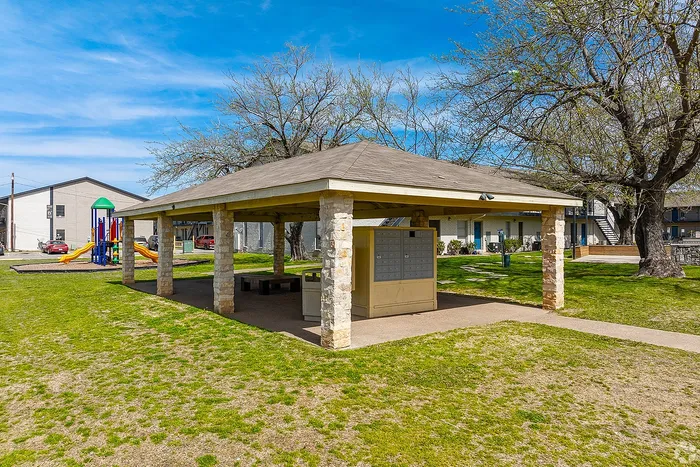 Woodside Flats - Outdoor Pavilion