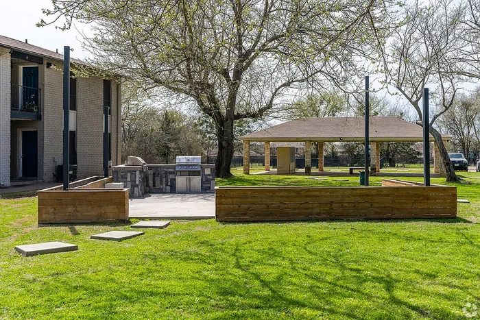 Woodside Flats - Outdoor Grill Area