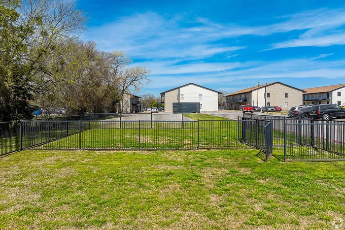 Woodside Flats - Fenced Yard View