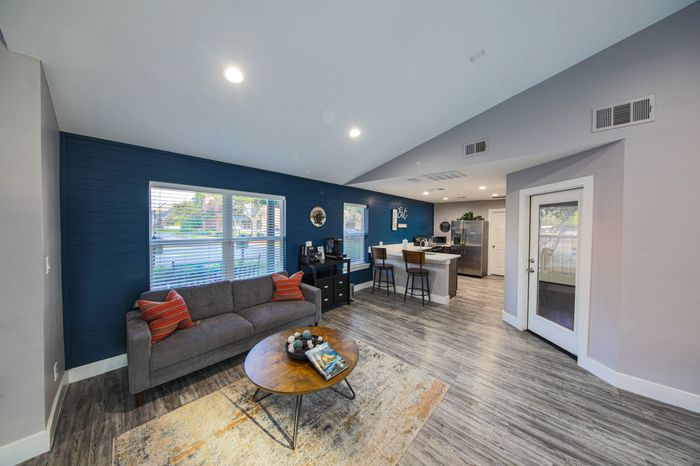 Leasing Office