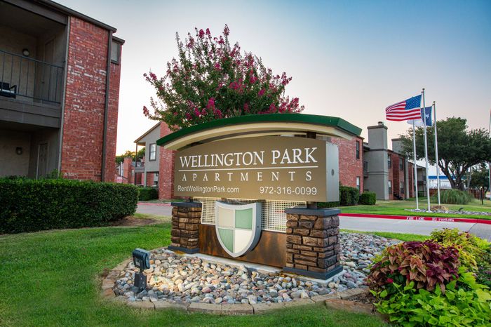 Entrance Sign