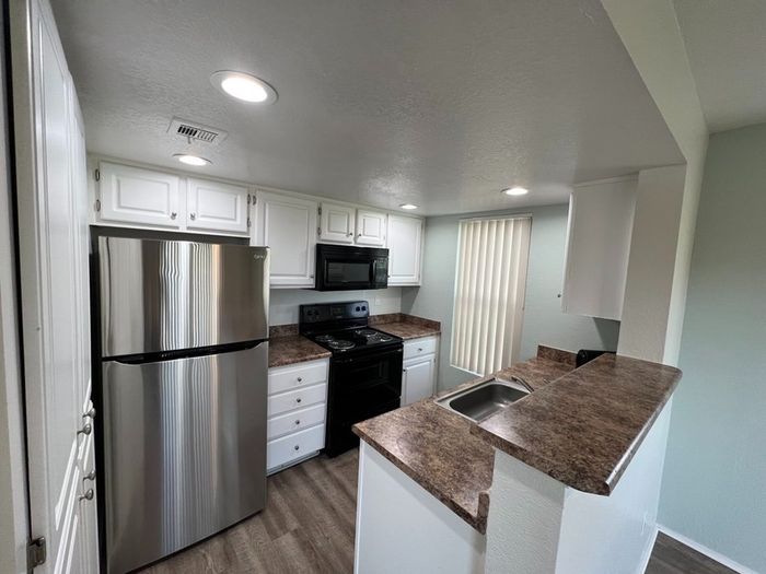 2x2 Kitchen
