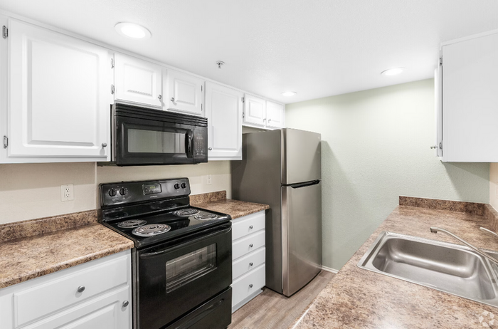 Arista Traditional Kitchen - Appliances
