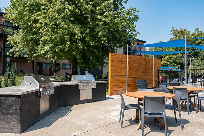 Blue Valley Flats - Outdoor Grill Area