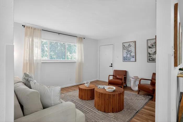 Kingston - Cozy Living Room