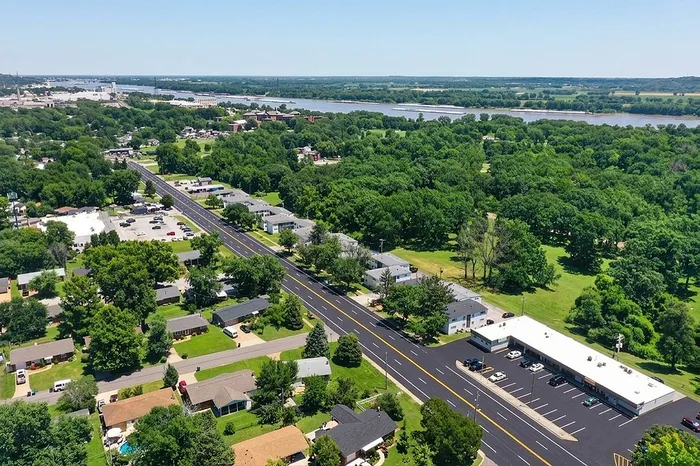 Kingston - Aerial Surroundings