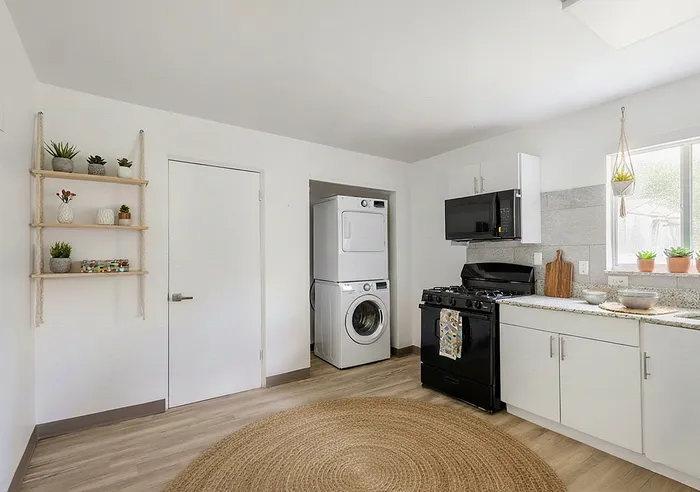 Kingston - Kitchen with Laundry