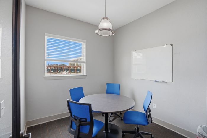 Resident Study Lounge | Apartment Homes in Waco, TX | Domain at Waco