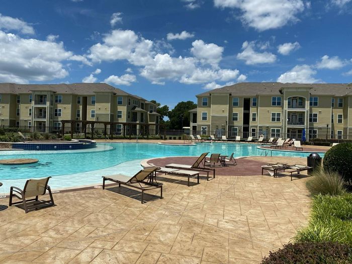 Sundeck | Apts For Rent | Domain Waco