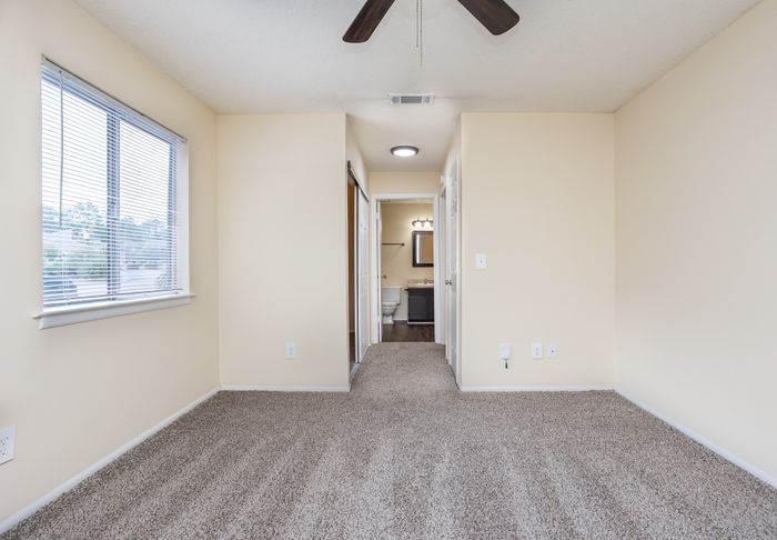 Central Highlands - Bedroom with Carpet