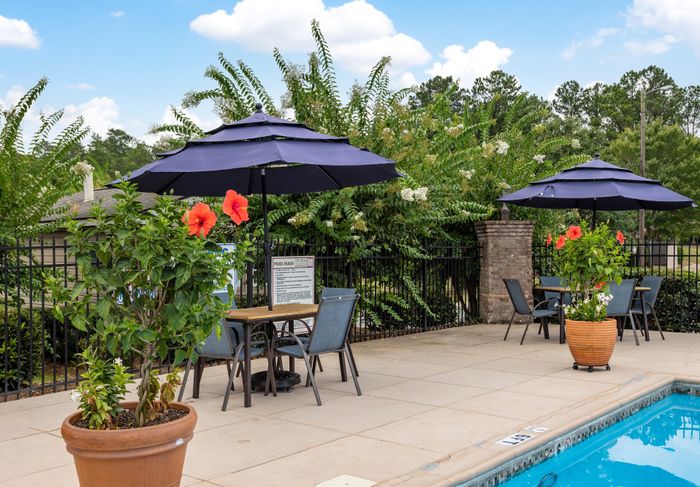 Central Highlands - Poolside Patio