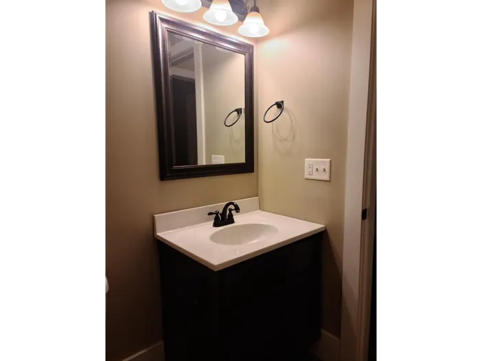 109 Bathroom Alt