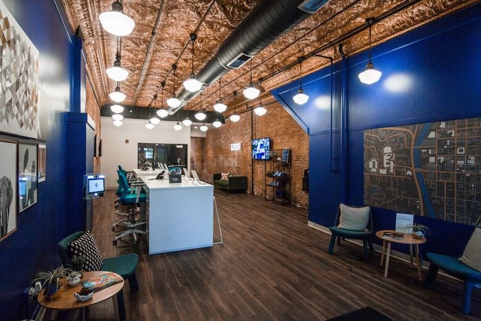 leasing office, apartment building, lobby