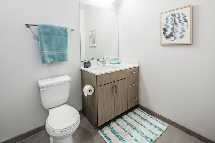 Spacious Bathroom | Off Campus Housing Columbia | Rise on 9th