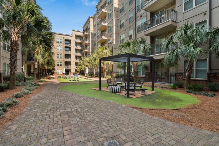 Beautiful Landscaping | Columbia SC Apartments For Rent | Station at Five Points