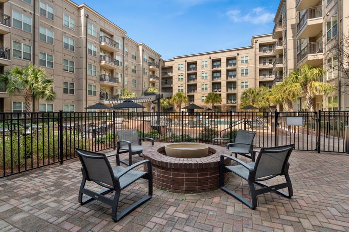 Beautiful Community Grounds | Columbia SC Apartments | Station at Five Points