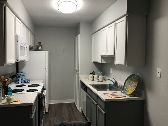 Modern Kitchen | Studio Apartments For Rent Sacramento | The Confluence