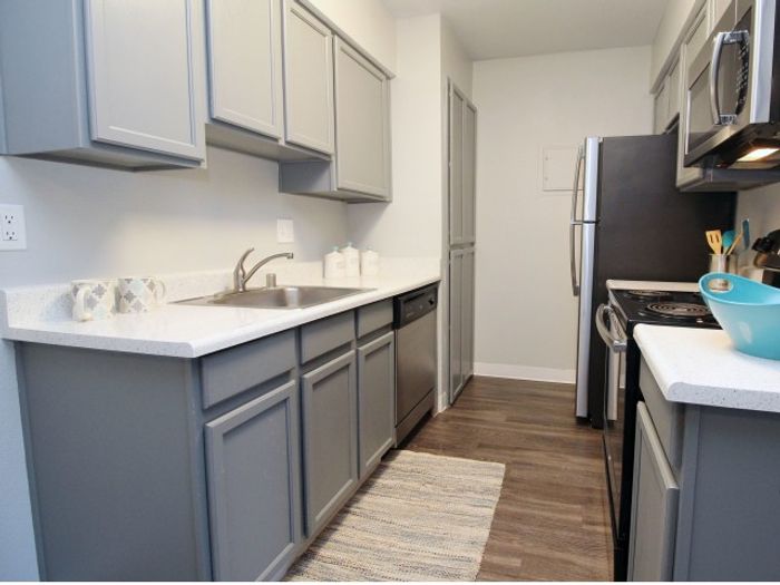 Modern Kitchen | Apartments In Sacramento | The Confluence