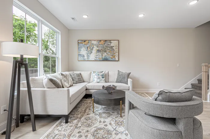 Living Room | Snowmass Townhomes | Single Family Homes For Rent in Knoxville, TN
