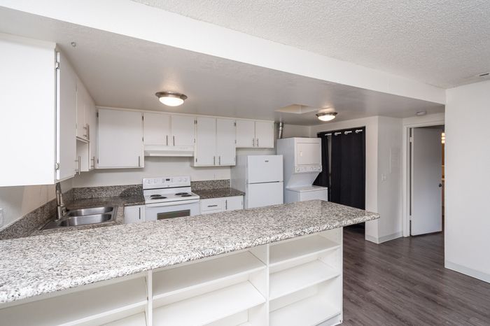 Cottages on 5th (NEW) - Modern Kitchen