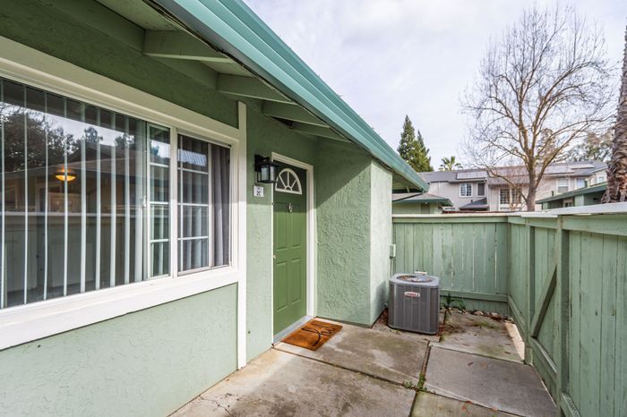 Cottages on 5th (NEW) - Green Door Entrance