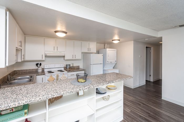 Cottages on 5th (NEW) - Kitchen with Appliances