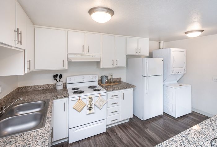 Cottages on 5th (NEW) - White Kitchen