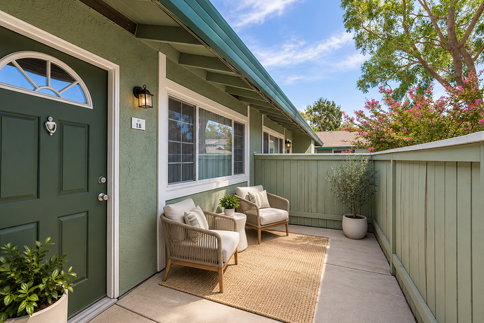 Cottages on 5th - Cozy Patio