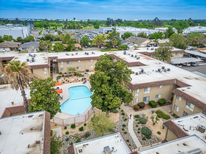 Citadel 29 - Aerial View Pool