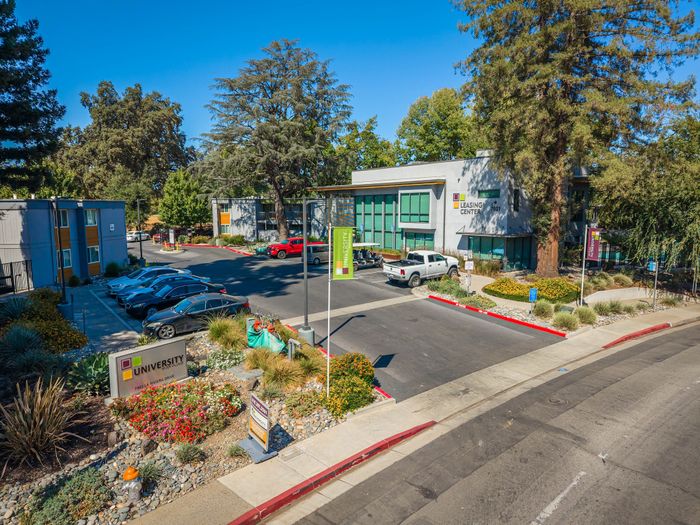 University River Village B - Leasing Center