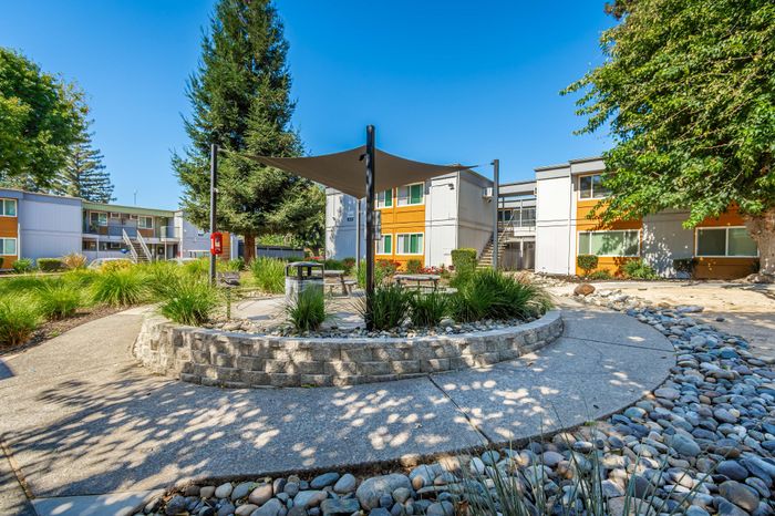 University River Village C - Courtyard View