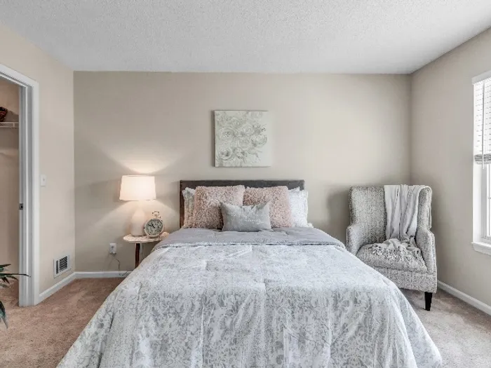 Charming Master Bedroom | East Amherst NY Apartment Homes | Autumn Creek Apartments