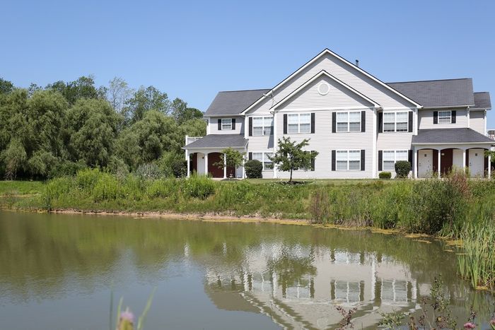 Apartment Homes in East Amherst, NY | Autumn Creek Apartments