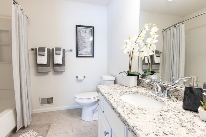 Elegant Master Bathroom | Apartments East Amherst, NY | Autumn Creek Apartments