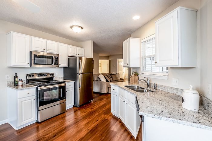 Large dining rooms | Buffalo Luxury Apartments | Autumn Creek Apartments