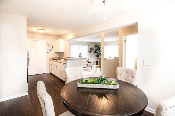 Spacious Dining Room | Apartment in East Amherst, NY | Autumn Creek Apartments