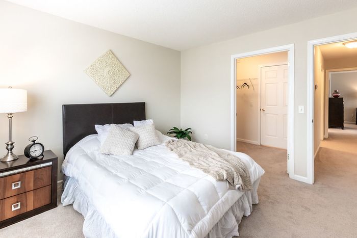 Elegant Bedroom | East Amherst NY Apartment For Rent | Autumn Creek Apartments