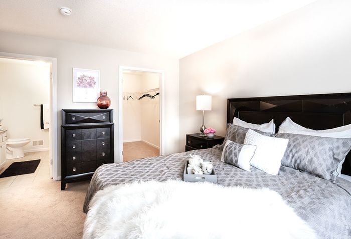 Vast Master Bedroom | East Amherst NY Apartments For Rent | Autumn Creek Apartments