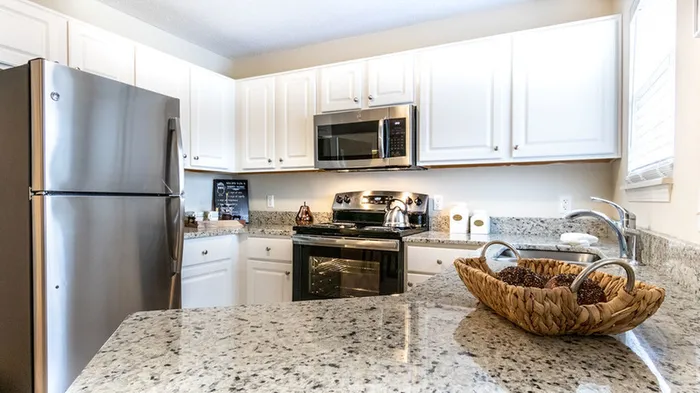 Modern Kitchen | East Amherst NY Apartment For Rent | Autumn Creek Apartments
