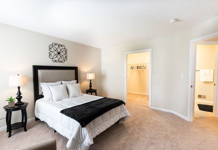 Elegant Master Bedroom | Apartments East Amherst, NY | Autumn Creek Apartments