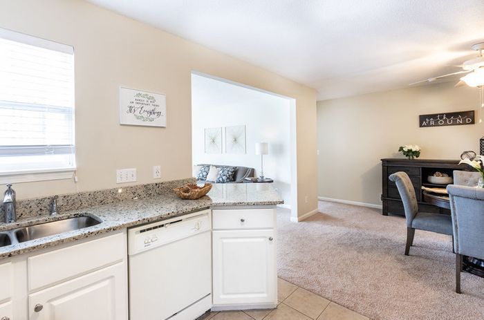 Kitchen and Dining Area | East Amherst NY Apartment For Rent | Autumn Creek Apartments
