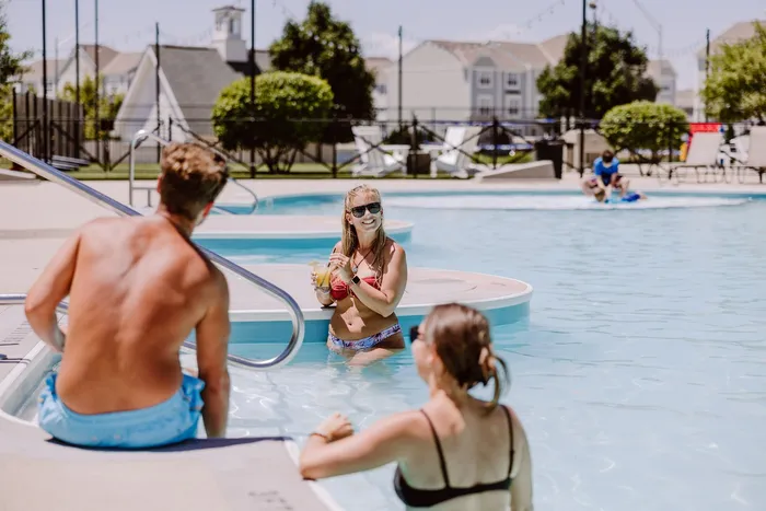 Swimming Pool | LC Dublin | Apartments in Dublin, Ohio